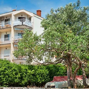 https://villa-daniela-trogir.hotels-in-trogir.com