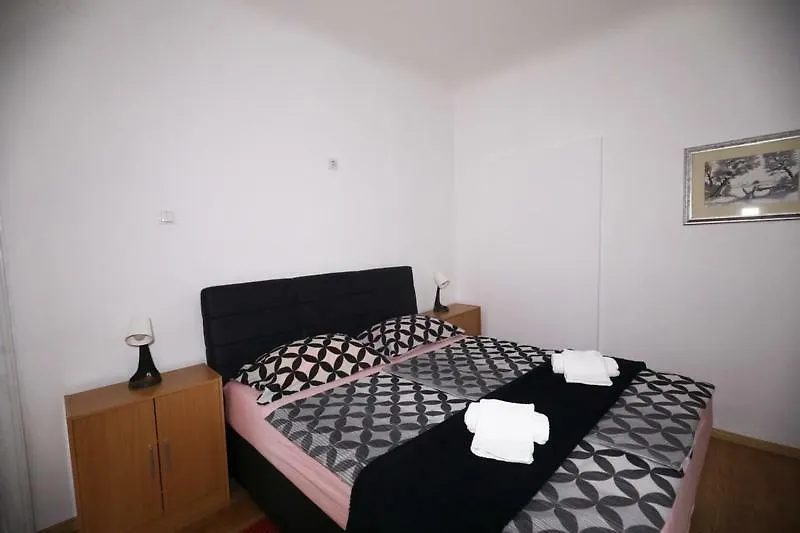 Odeon Apartment And Rooms Rijeka 0*,  Kroatien