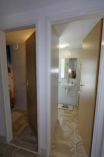 Odeon Apartment And Rooms 리예카